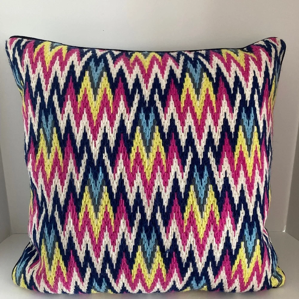 Jonathan Adler Bargello 20x20 Needlepoint Zigzag Throw Pillow Multicolor EUC
